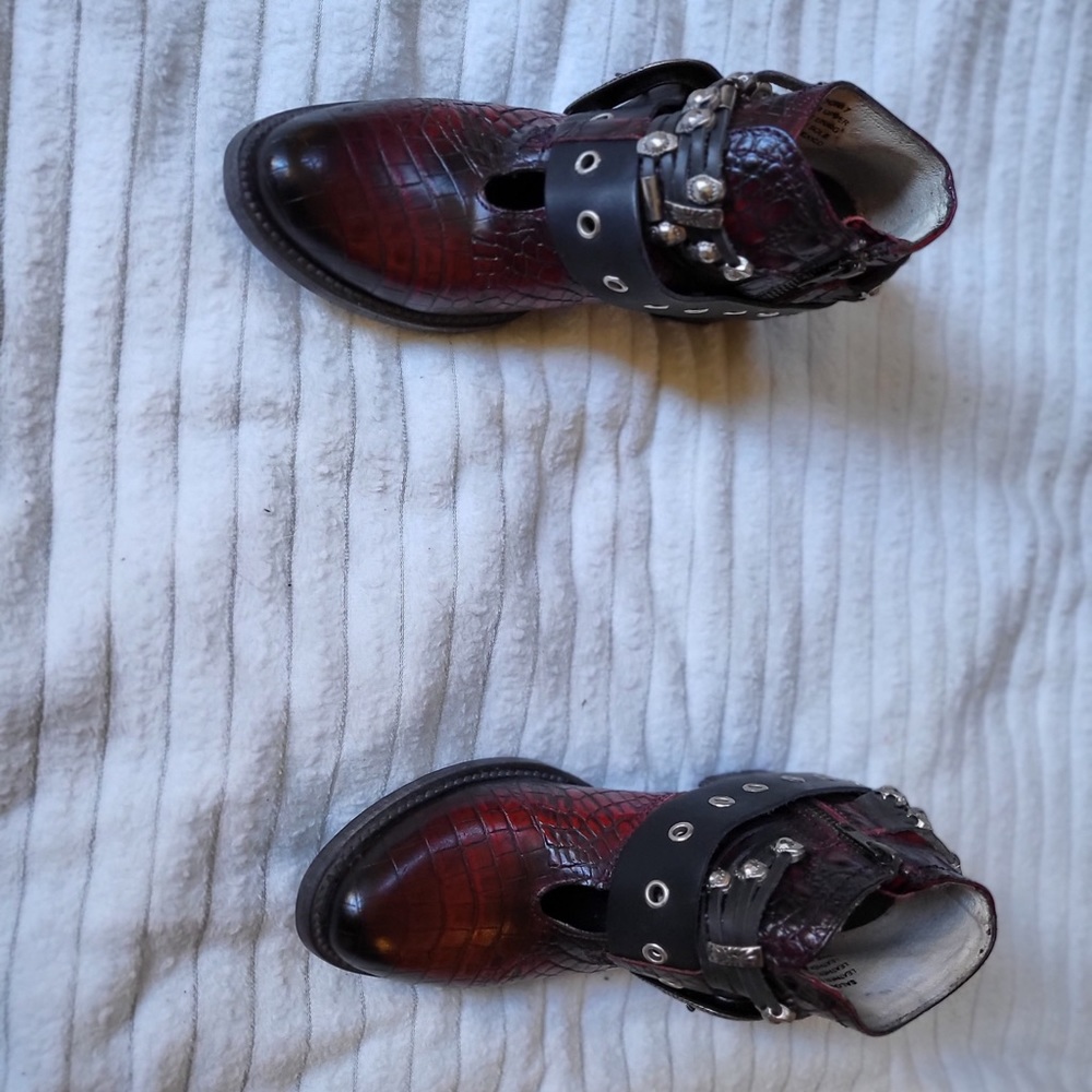 SOLD - Picture 7 of 11